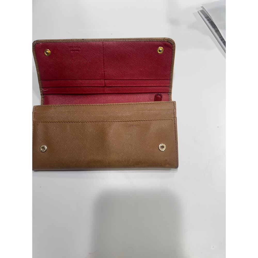 Prada Brown Leather wallet - Picture 6 of 11